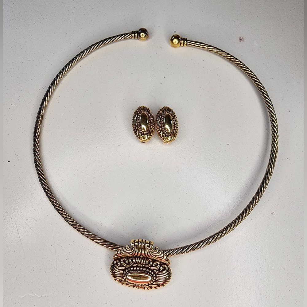 PREMIER DESIGNS gold plated choker necklace & matching clip-po earrings